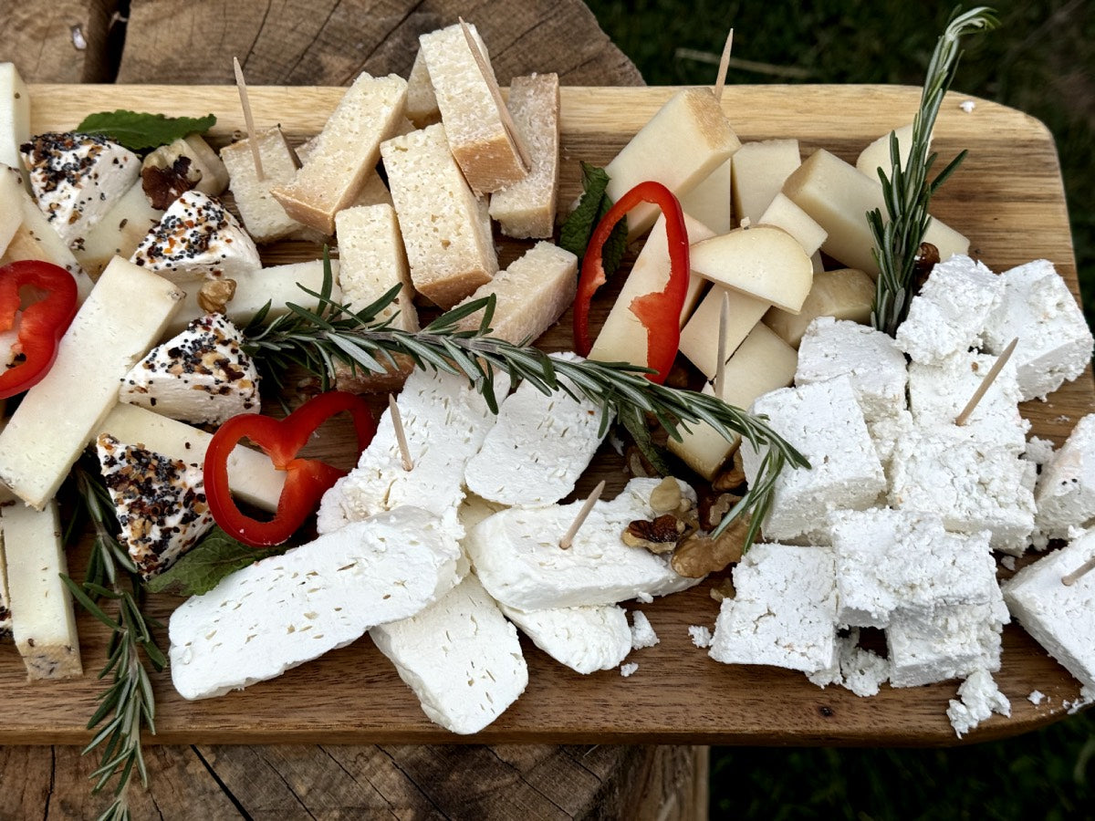 Cremă de Urdă Proaspătă din Lapte de Capră cu Sare și Smântână 500 gr