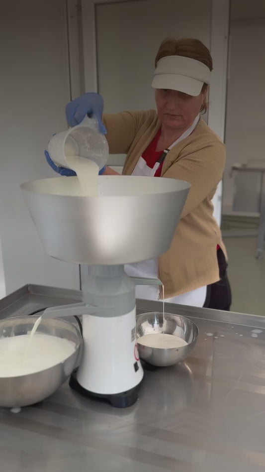 Smântână din lapte de capră